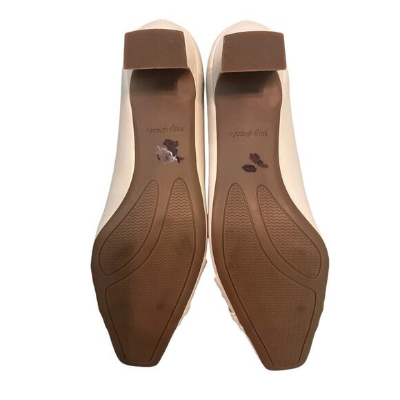 Easy Street Cream Pumps Gathering at Front Padded Inside  10 - Picture 2 of 7